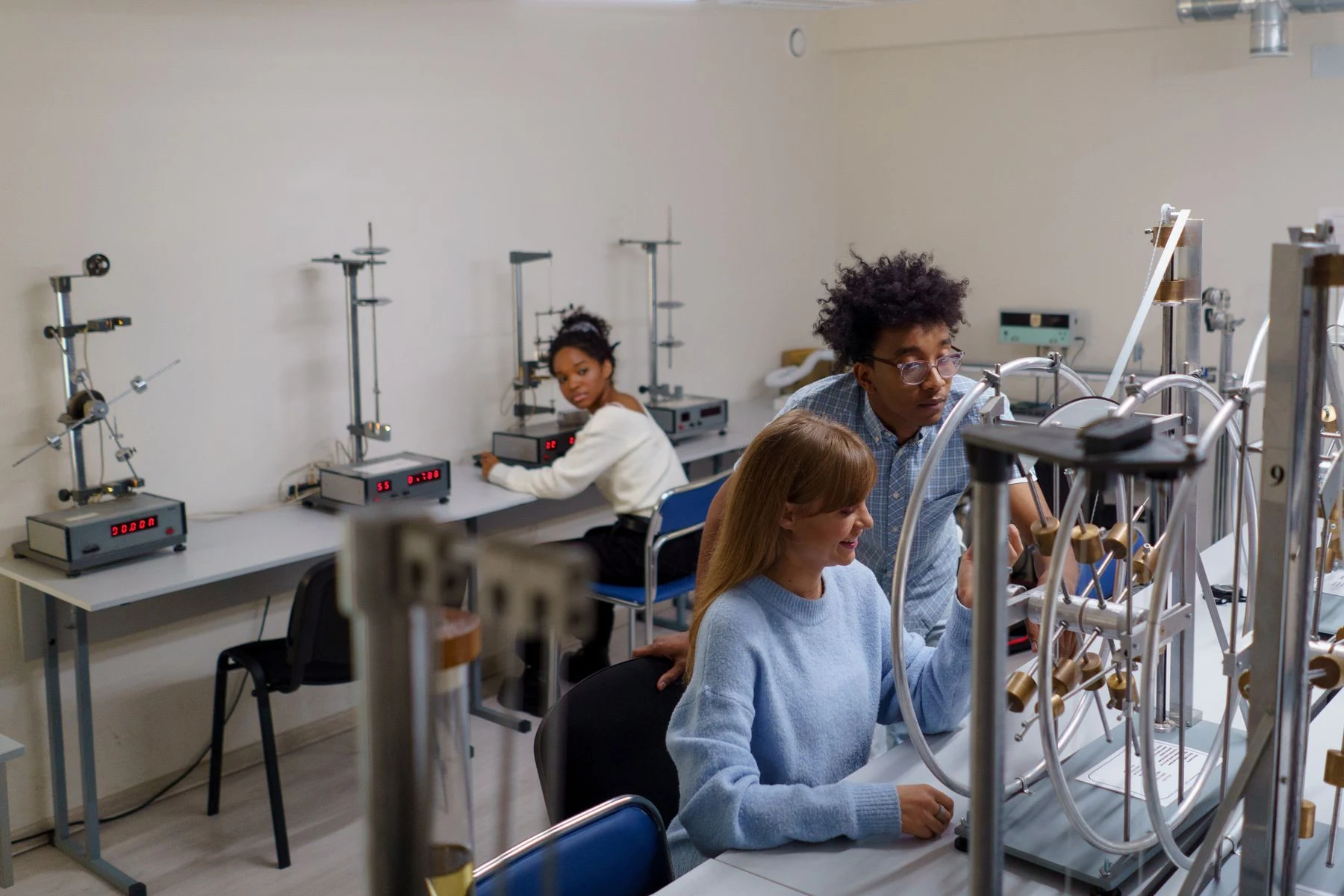 Students working together in a science laboratory